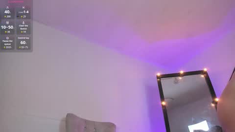 Snapshot of bella_houston chatting on 10.27.25 bella_houston online show from 10.27.25