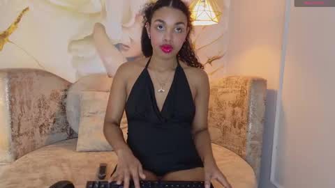 Snapshot of bella_moonlight_cr chatting on 05.17.26 BELLA online show from 05.17.26