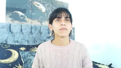 Snapshot of bella_poisonous chatting on 10.04.25 Bella online show from 10.04.25