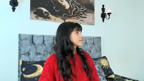 Snapshot of bella_poisonous chatting on 10.08.25 Bella online show from 10.08.25