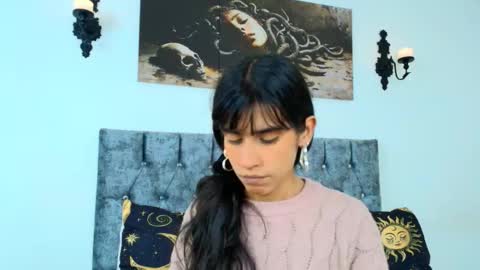 Snapshot of bella_poisonous chatting on 10.15.25 Bella online show from 10.15.25