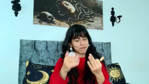 Snapshot of bella_poisonous chatting on 10.25.25 Bella online show from 10.25.25