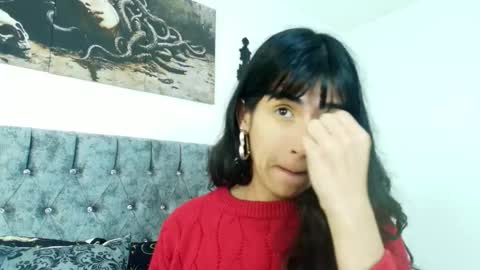 Snapshot of bella_poisonous chatting on 11.22.25 Bella online show from 11.22.25