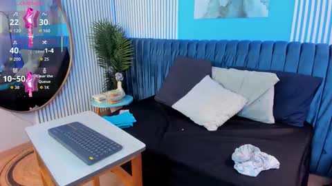 Snapshot of bella_riviera chatting on 10.26.25 Bella Riviera online show from 10.26.25