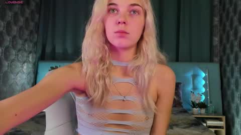 Bella online show from 09.18.25