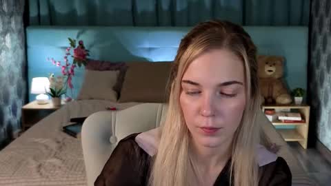 Bella online show from 11.26.25