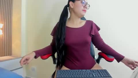 BELLA STONE  online show from 02.26.26