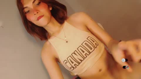 Snapshot of bella_tara chatting on 12.08.24 Bella online show from 12.08.24