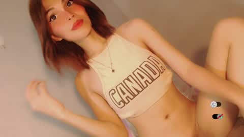 Snapshot of bella_tara chatting on 12.08.24 Bella online show from 12.08.24