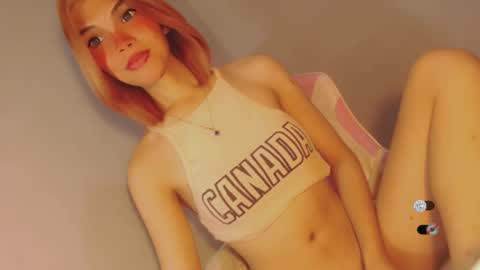 Snapshot of bella_tara chatting on 12.12.24 Bella online show from 12.12.24