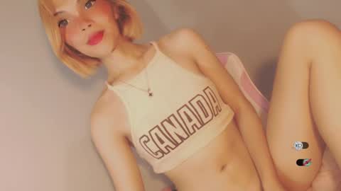 Snapshot of bella_tara chatting on 12.27.24 Bella online show from 12.27.24