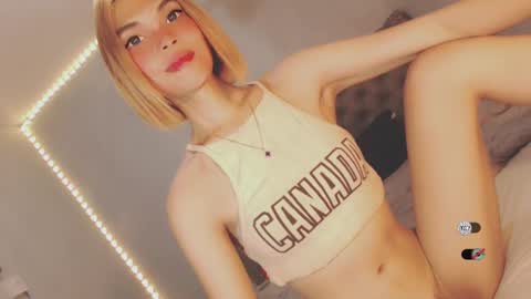 Snapshot of bella_tara chatting on 01.05.25 Bella online show from 01.05.25