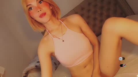 Snapshot of bella_tara chatting on 02.02.25 Bella online show from 02.02.25