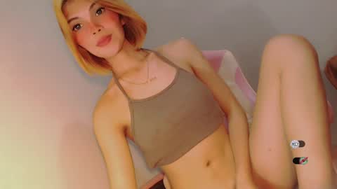 Snapshot of bella_tara chatting on 02.21.25 Bella online show from 02.21.25