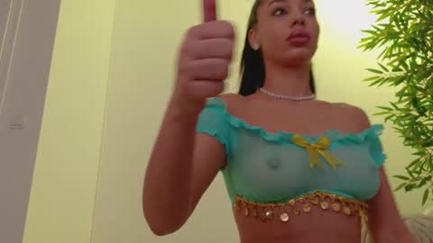 Snapshot of bella_vixen_ chatting on 02.08.26 Bella online show from 02.08.26