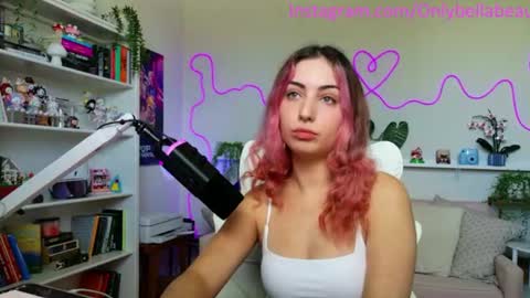 Snapshot of bellabeauu chatting on 07.01.26 bella beau online show from 07.01.26