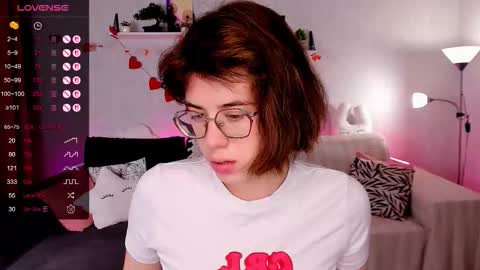 Snapshot of bellacaress chatting on 11.29.25 hello guys im Bella online show from 11.29.25