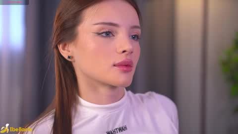 Snapshot of bellacle chatting on 05.04.26 Bella I took a vacation and Ill be back on December 18th So dont lose me To keep in touch I have a TG - you can find below online show from 05.04.26