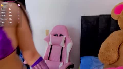 Snapshot of bellacruz3 chatting on 12.18.25 bella cruz online show from 12.18.25