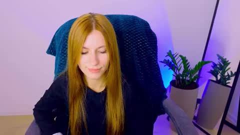 Snapshot of bellafoxi chatting on 09.15.25 BellaFoxi online show from 09.15.25