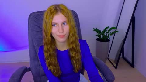 Snapshot of bellafoxi chatting on 10.06.25 BellaFoxi online show from 10.06.25