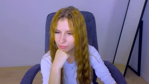 Snapshot of bellafoxi chatting on 10.23.25 BellaFoxi online show from 10.23.25