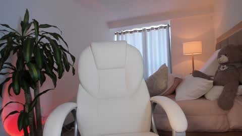 Bella Mia online show from 01.22.25