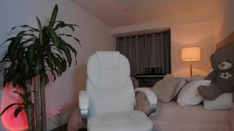 Bella Mia online show from 02.15.25