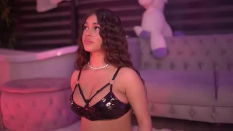 Bella online show from 12.05.25