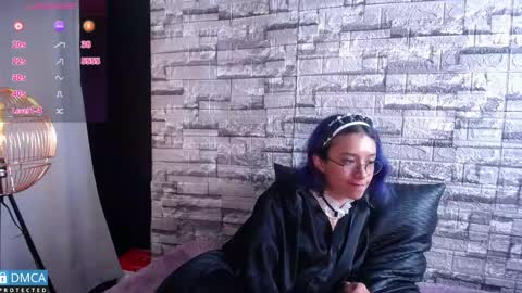 Snapshot of bellaodisea chatting on 02.04.25 online show from 02.04.25