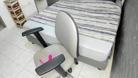 Snapshot of bellaprettty chatting on 10.23.25 Bella Angelycal online show from 10.23.25