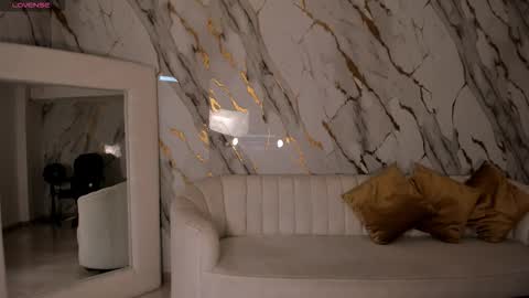 Snapshot of bellarosex1 chatting on 11.11.25 Bella Rose online show from 11.11.25