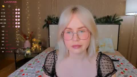 Snapshot of bellatip chatting on 12.20.25 Bella online show from 12.20.25