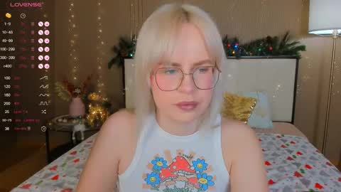 Snapshot of bellatip chatting on 01.09.26 Bella online show from 01.09.26