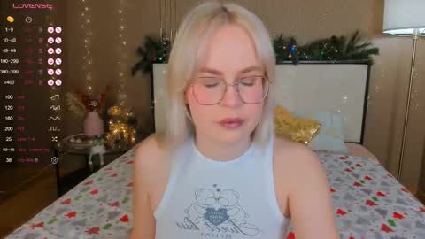 Snapshot of bellatip chatting on 01.12.26 Bella online show from 01.12.26