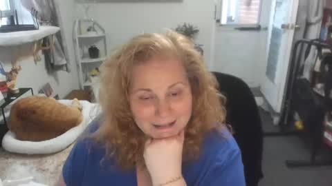 Snapshot of bellavoca chatting on 10.12.25 Bellavoca online show from 10.12.25