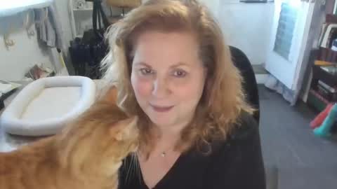 Snapshot of bellavoca chatting on 05.31.26 Bellavoca online show from 05.31.26