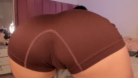 Bella online show from 02.25.25