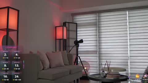 Snapshot of belle_adrienne chatting on 11.02.25 Belle Adrienne IG online show from 11.02.25