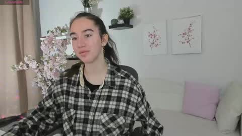 Snapshot of belle_via chatting on 04.14.26 Bella online show from 04.14.26