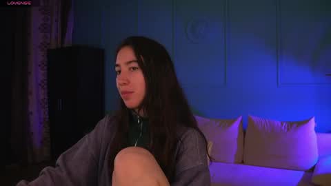 Snapshot of belle_via chatting on 04.15.26 Bella online show from 04.15.26