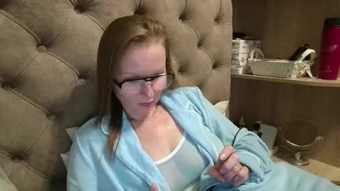 Snapshot of belleamiee chatting on 10.05.25 Amelia online show from 10.05.25