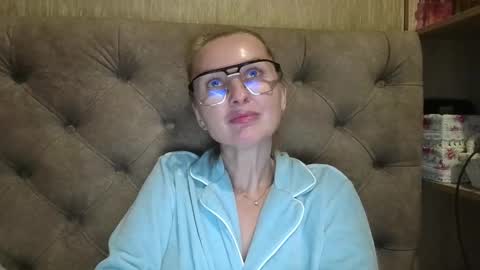 Snapshot of belleamiee chatting on 10.15.25 Amelia online show from 10.15.25