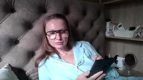 Snapshot of belleamiee chatting on 10.17.25 Amelia online show from 10.17.25