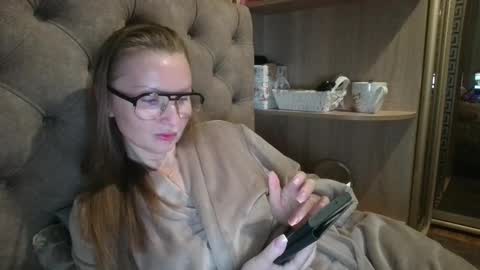 Snapshot of belleamiee chatting on 10.19.25 Amelia online show from 10.19.25