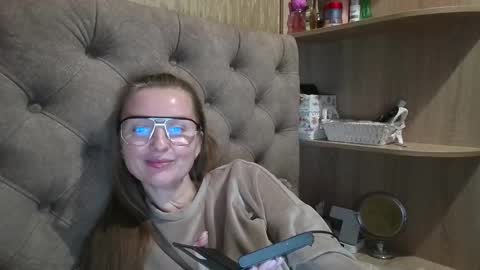 Snapshot of belleamiee chatting on 10.24.25 Amelia online show from 10.24.25