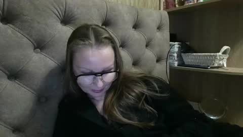 Snapshot of belleamiee chatting on 11.05.25 Amelia online show from 11.05.25