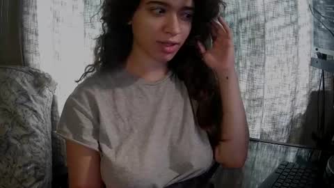 Snapshot of belleisaprincess chatting on 08.08.26 belle online show from 08.08.26