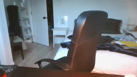 bellequeue19758 online show from 02.01.26