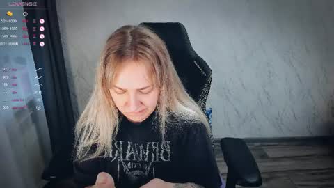 Snapshot of bellezza_ chatting on 06.14.26 Your Annabelle Wolf online show from 06.14.26
